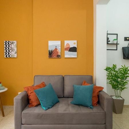 Conforto E Relax, Caminhando Para A Praia De Copacabana, Quarto E Sala, Completo, Com Wi Fi, Cozinha, Ar Condicionado Rio de Janeiro Kültér fotó