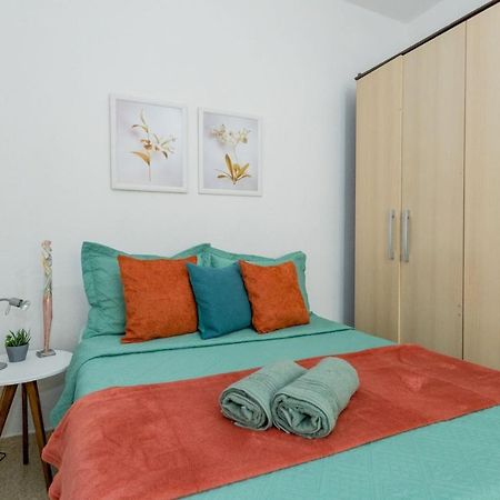 Conforto E Relax, Caminhando Para A Praia De Copacabana, Quarto E Sala, Completo, Com Wi Fi, Cozinha, Ar Condicionado Rio de Janeiro Kültér fotó