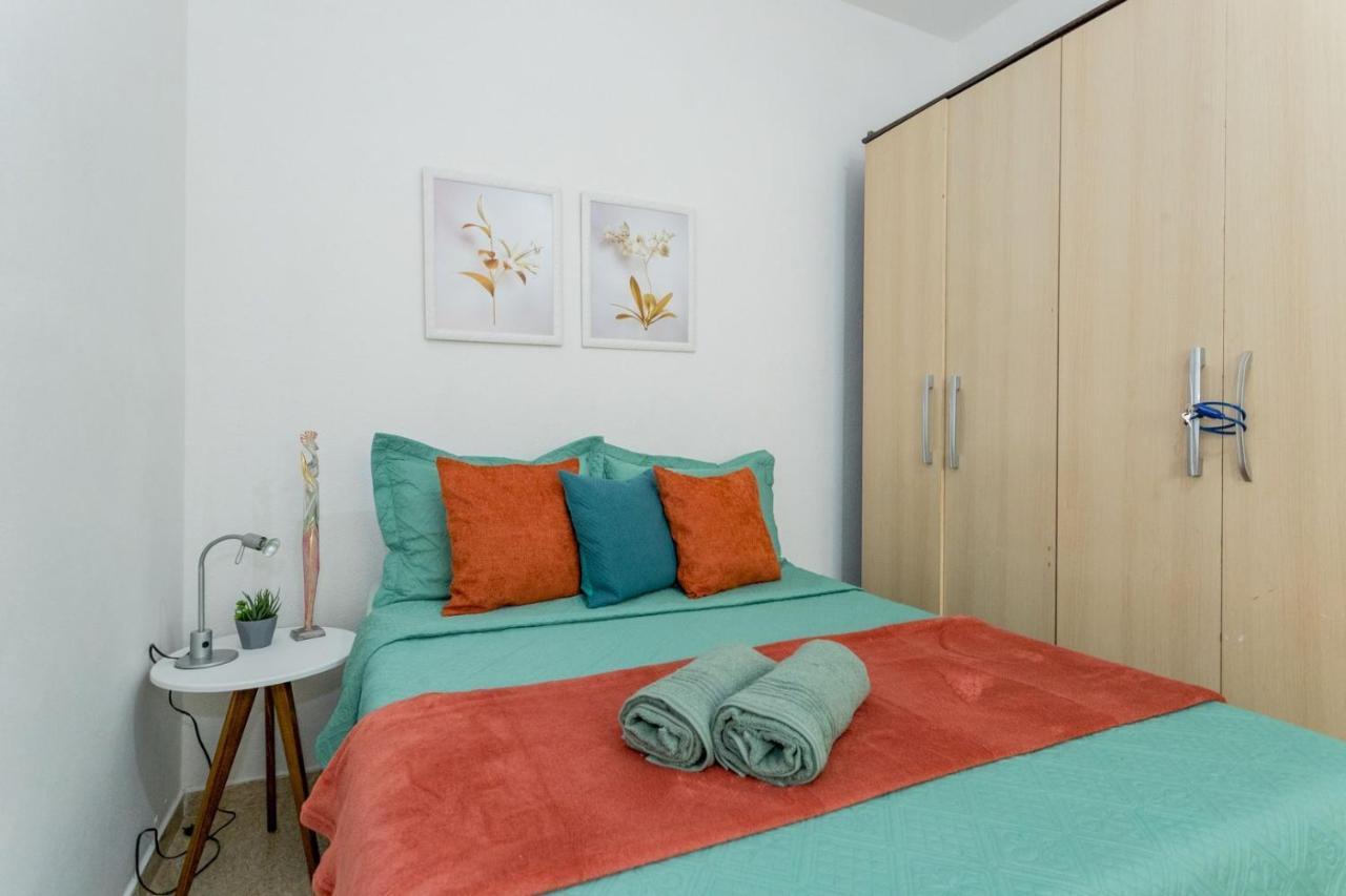 Conforto E Relax, Caminhando Para A Praia De Copacabana, Quarto E Sala, Completo, Com Wi Fi, Cozinha, Ar Condicionado Rio de Janeiro Kültér fotó